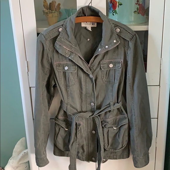 Forever 21 Jackets & Blazers - Forever 21 women’s sz 8 military style jacket